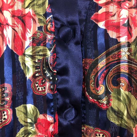 Victoria’s Secret Floral Button Up Pajama Top - Picture 4 of 6